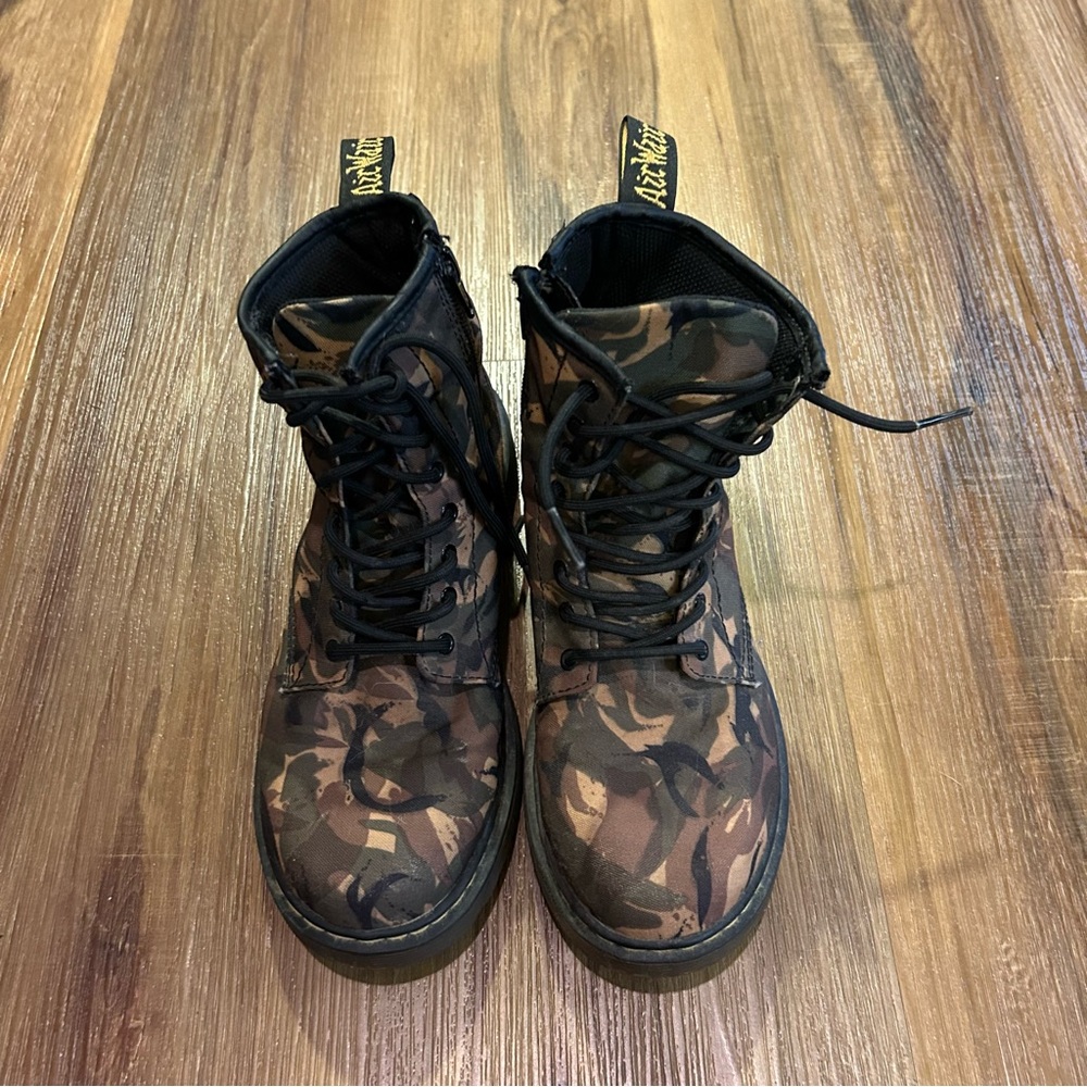 Kids Camo Dr. Martens boots size 4M combat Brown & green